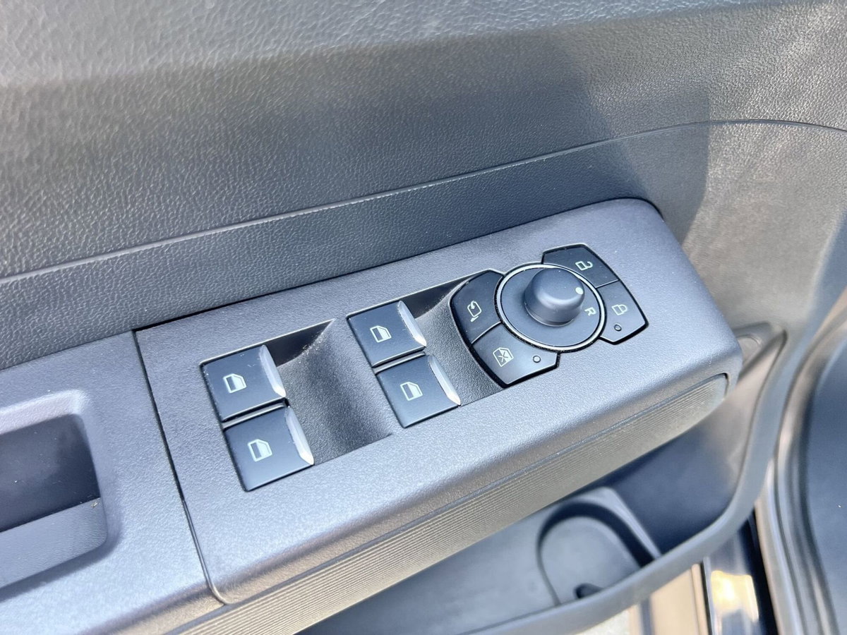 Ford Tourneo Courier 1.0 ecoboost 125cv Titanium powershift (11)