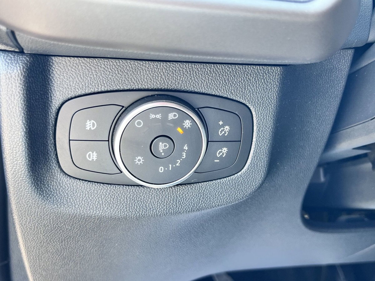 Ford Tourneo Courier 1.0 ecoboost 125cv Titanium powershift (18)