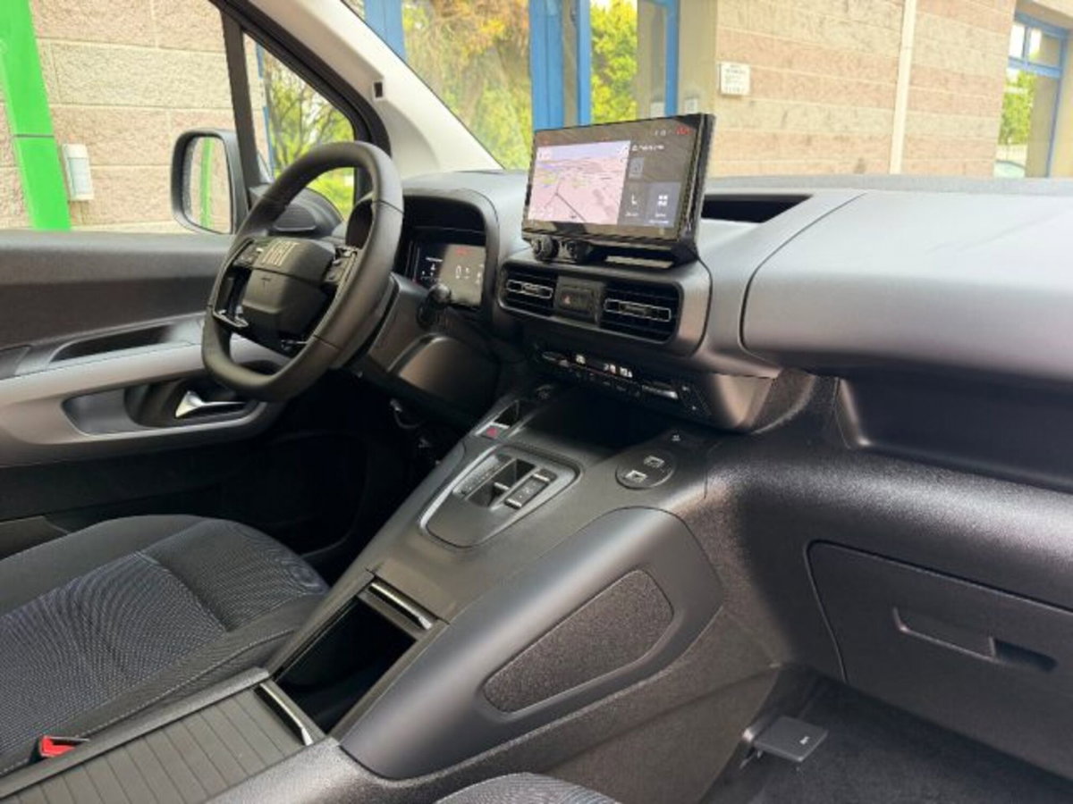 Fiat Qubo 1.5 d La Prima 130cv at8 (11)
