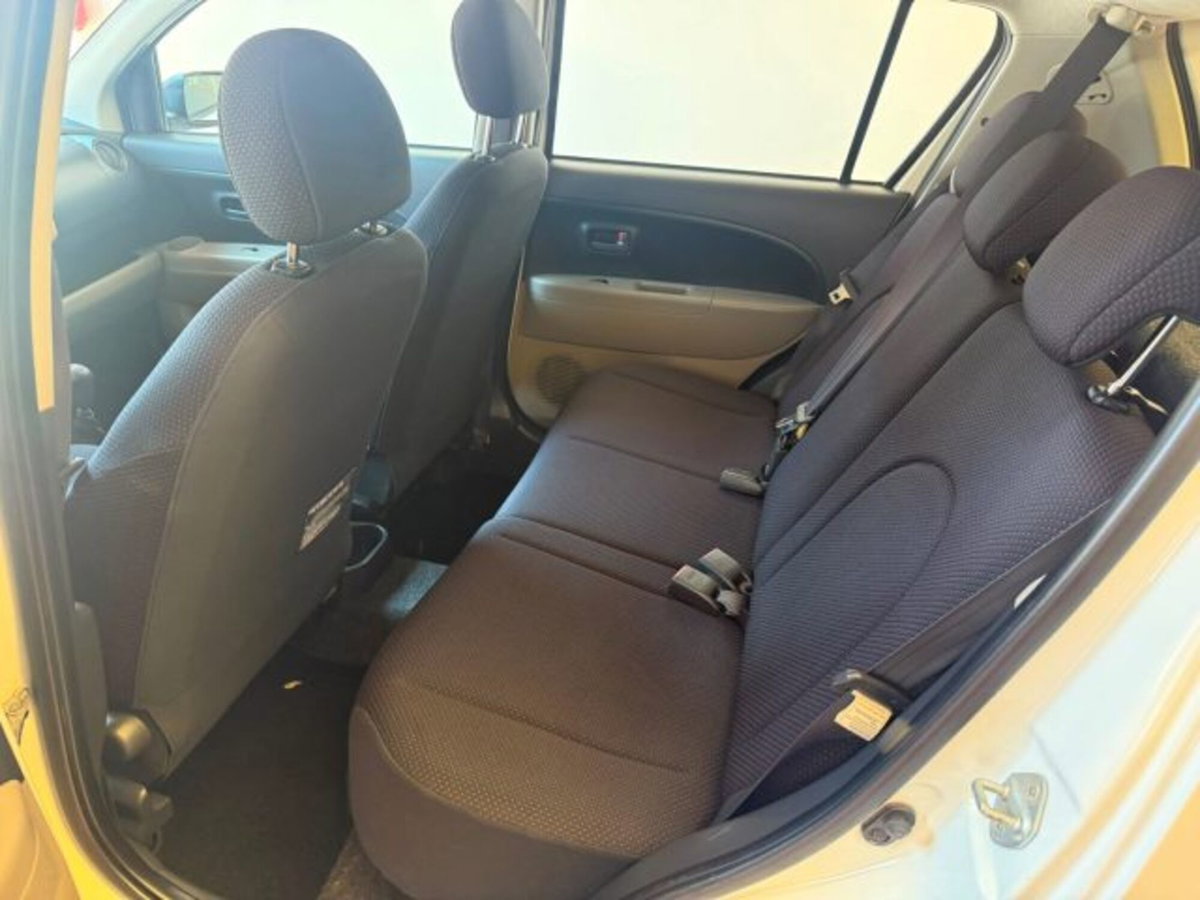 Daihatsu Sirion 1.0 12V Aki (10)