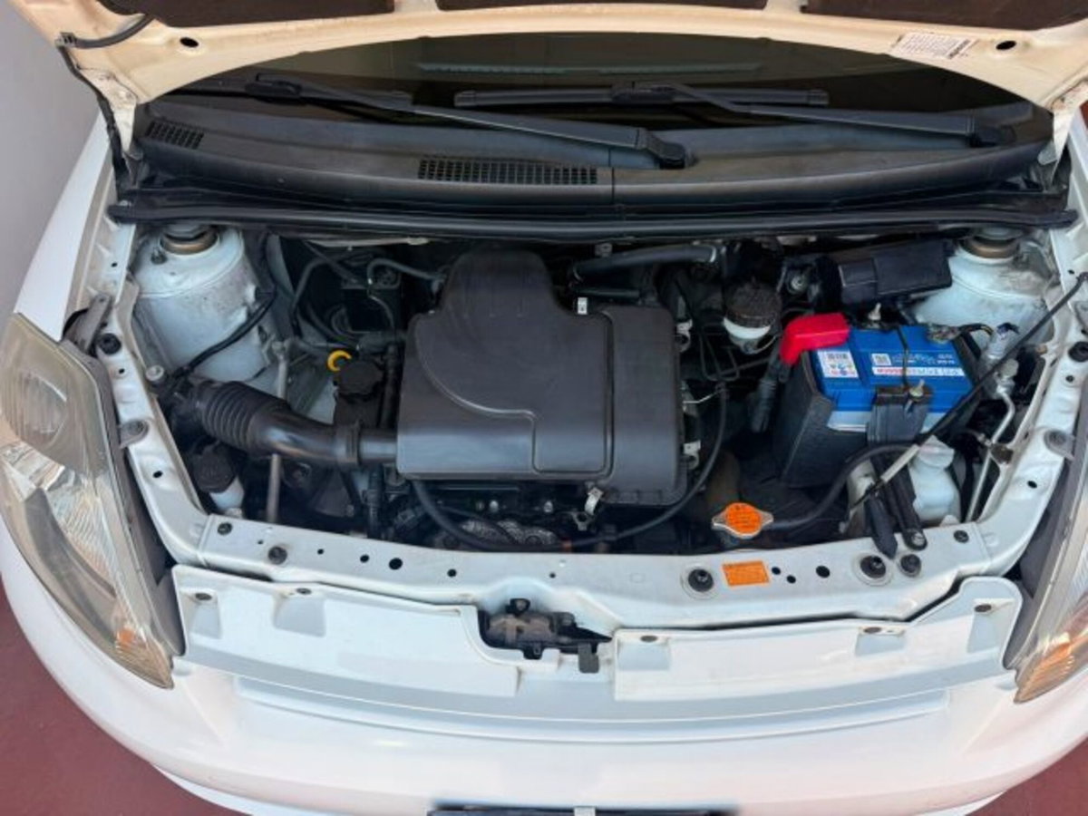 Daihatsu Sirion 1.0 12V Aki (13)