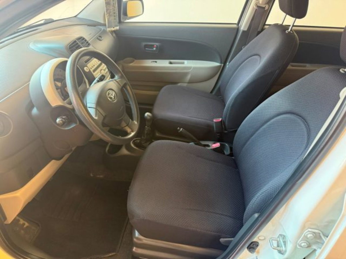 Daihatsu Sirion 1.0 12V Aki (7)