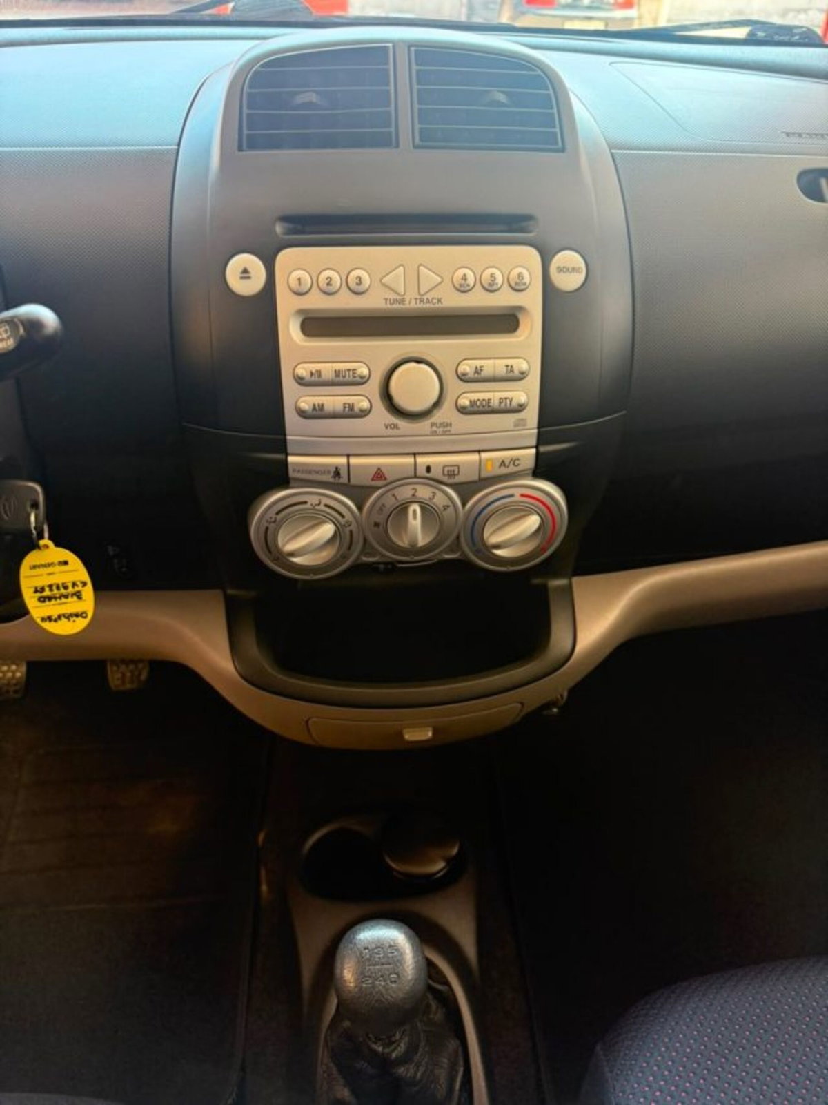 Daihatsu Sirion 1.0 12V Aki (9)