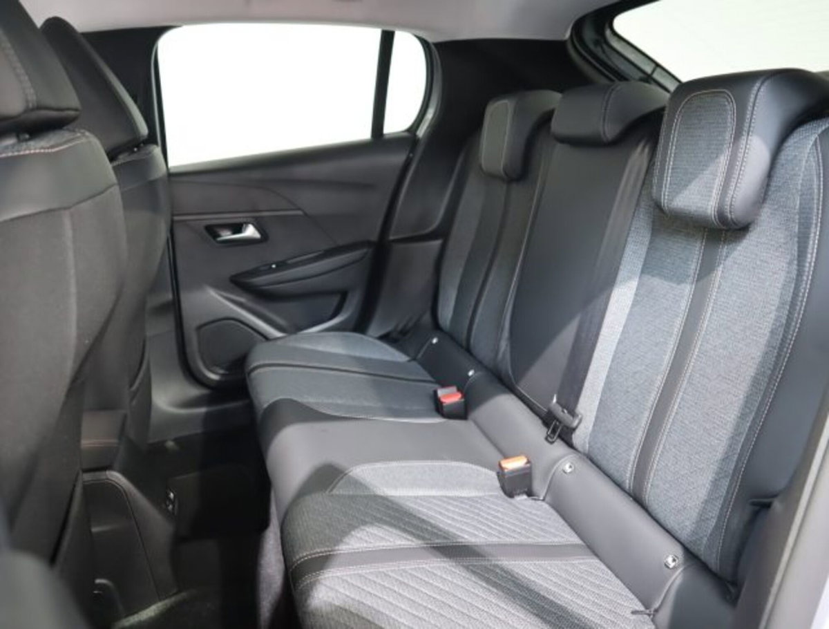 Peugeot 208 1.2 puretech Active s&s 100cv (10)