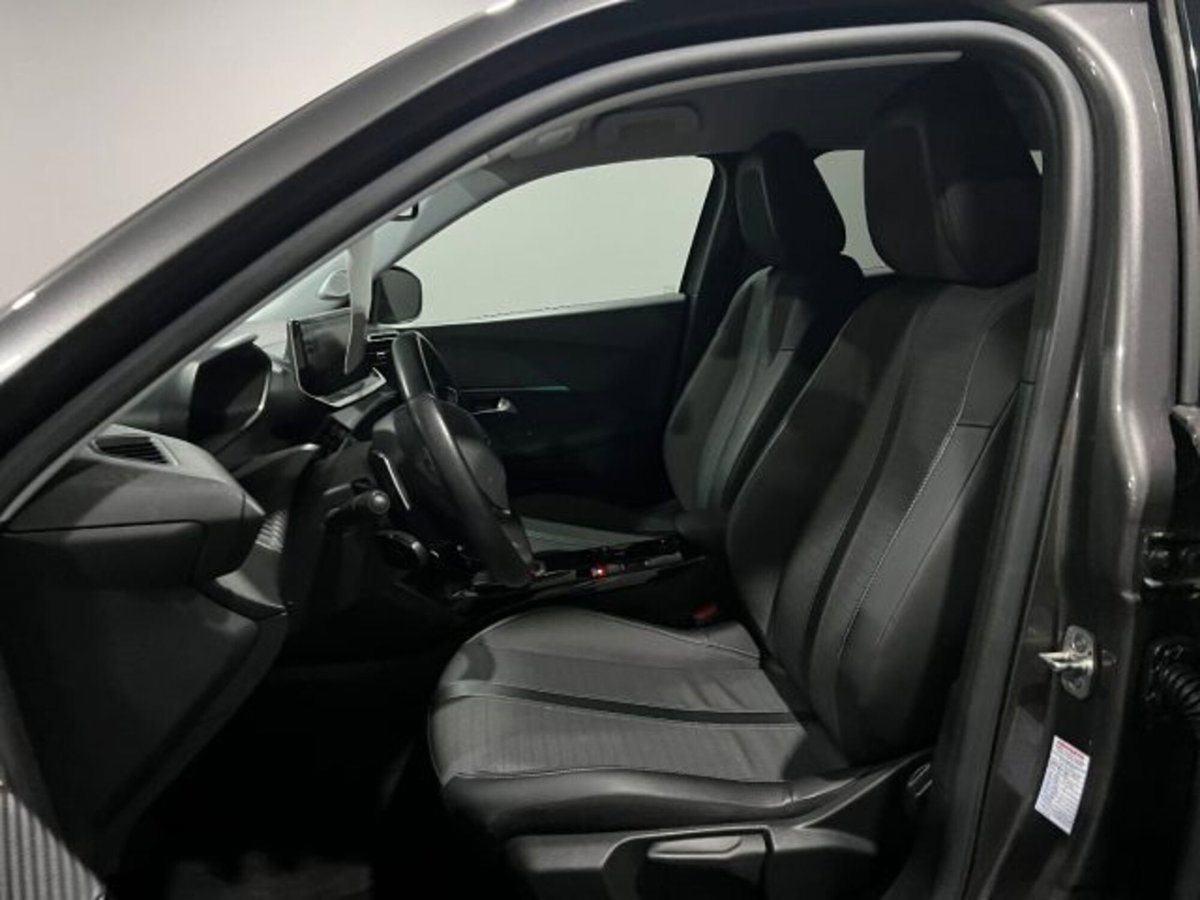 Peugeot 2008 BlueHDi 130 S&S EAT8 Allure Pack (7)