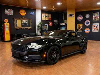 Ford Mustang Coupé Fastback 2.3 EcoBoost (4)
