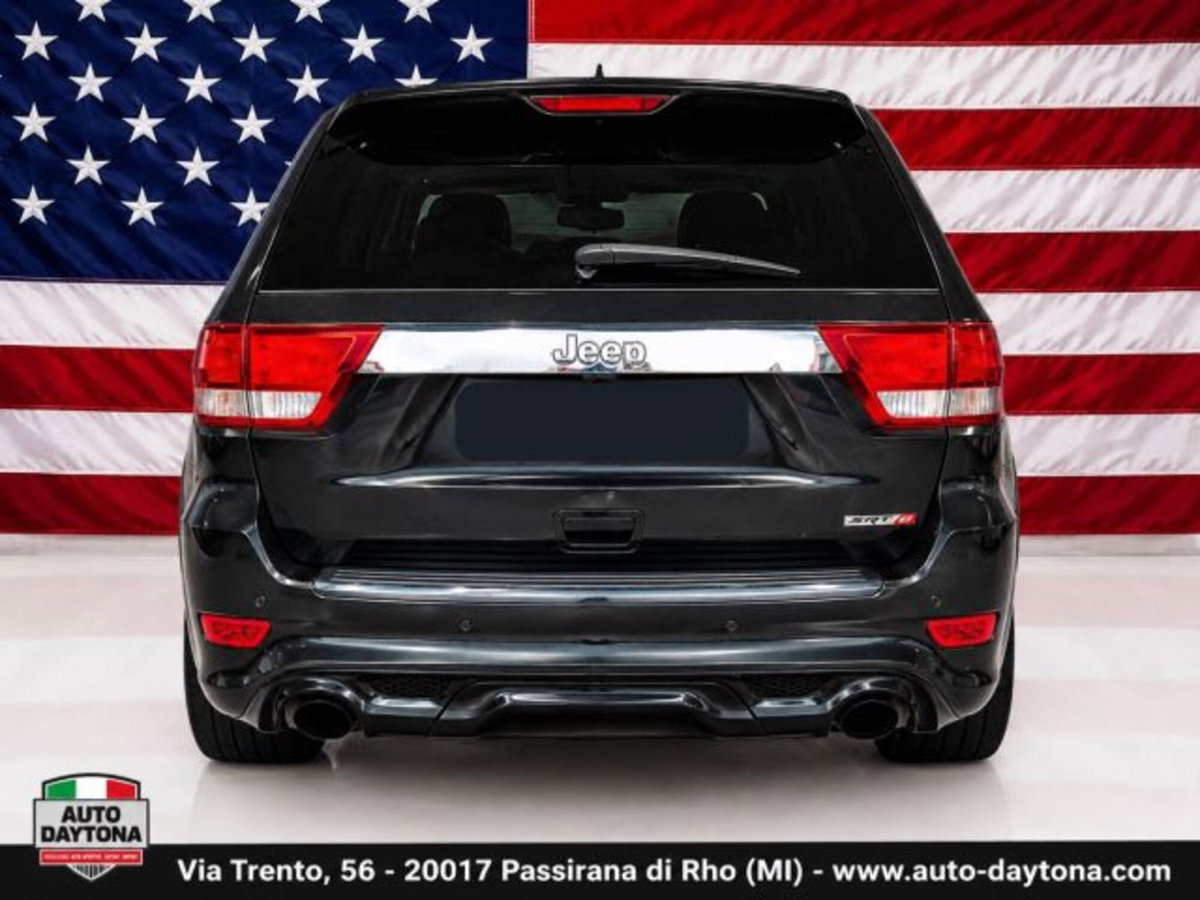 Jeep Grand Cherokee 6.4 V8 HEMI SRT (4)