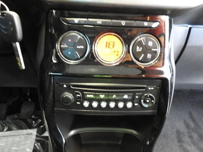 Citroen C3 1.4 Eco Energy G Exclusive (10)