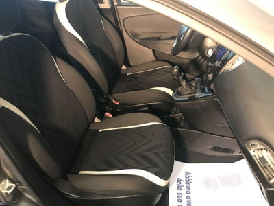 Lancia Ypsilon 1.2 69 CV 5 porte GPL Ecochic Gold (11)
