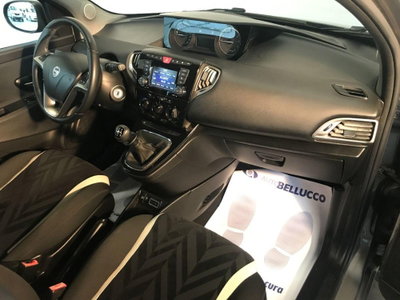 Lancia Ypsilon 1.2 69 CV 5 porte GPL Ecochic Gold (12)