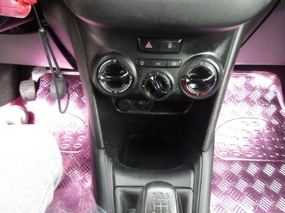 Peugeot 208 VTi 82 CV 5 porte Access (15)
