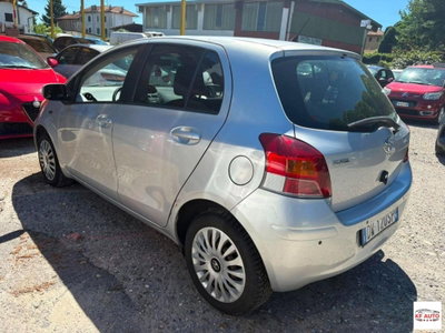 Toyota Yaris 1.3 5 porte Style Multidrive S (4)