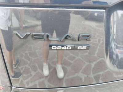 Land Rover Range Rover Velar 2.0D I4 240 CV R-Dynamic SE (16)