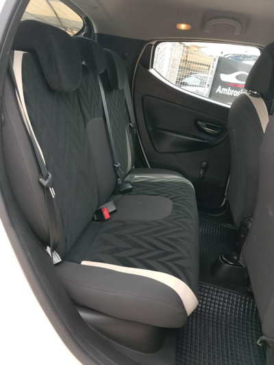 Lancia Ypsilon 1.2 69 CV 5 porte GPL Ecochic Gold (12)