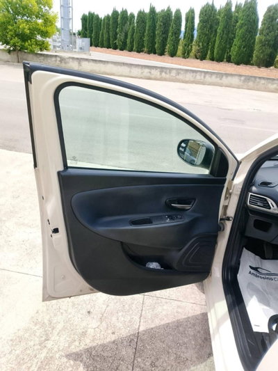 Lancia Ypsilon 1.2 69 CV 5 porte GPL Ecochic Gold (18)