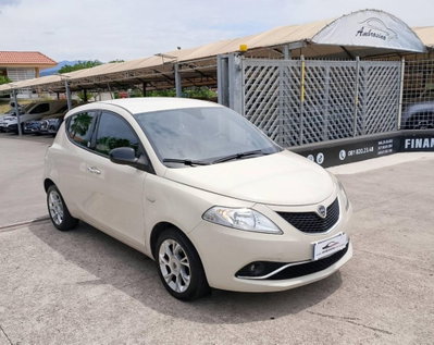 Lancia Ypsilon 1.2 69 CV 5 porte GPL Ecochic Gold (2)