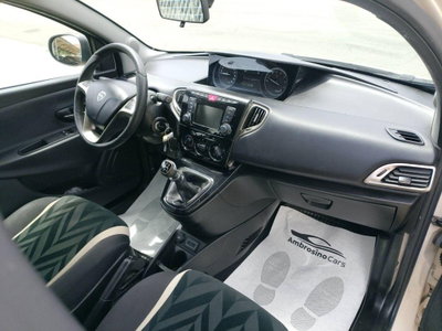 Lancia Ypsilon 1.2 69 CV 5 porte GPL Ecochic Gold (7)