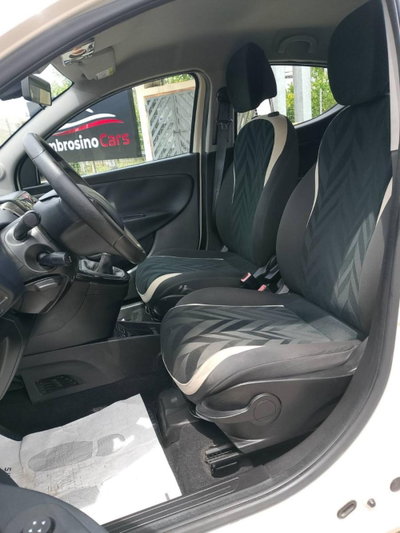 Lancia Ypsilon 1.2 69 CV 5 porte GPL Ecochic Gold (9)
