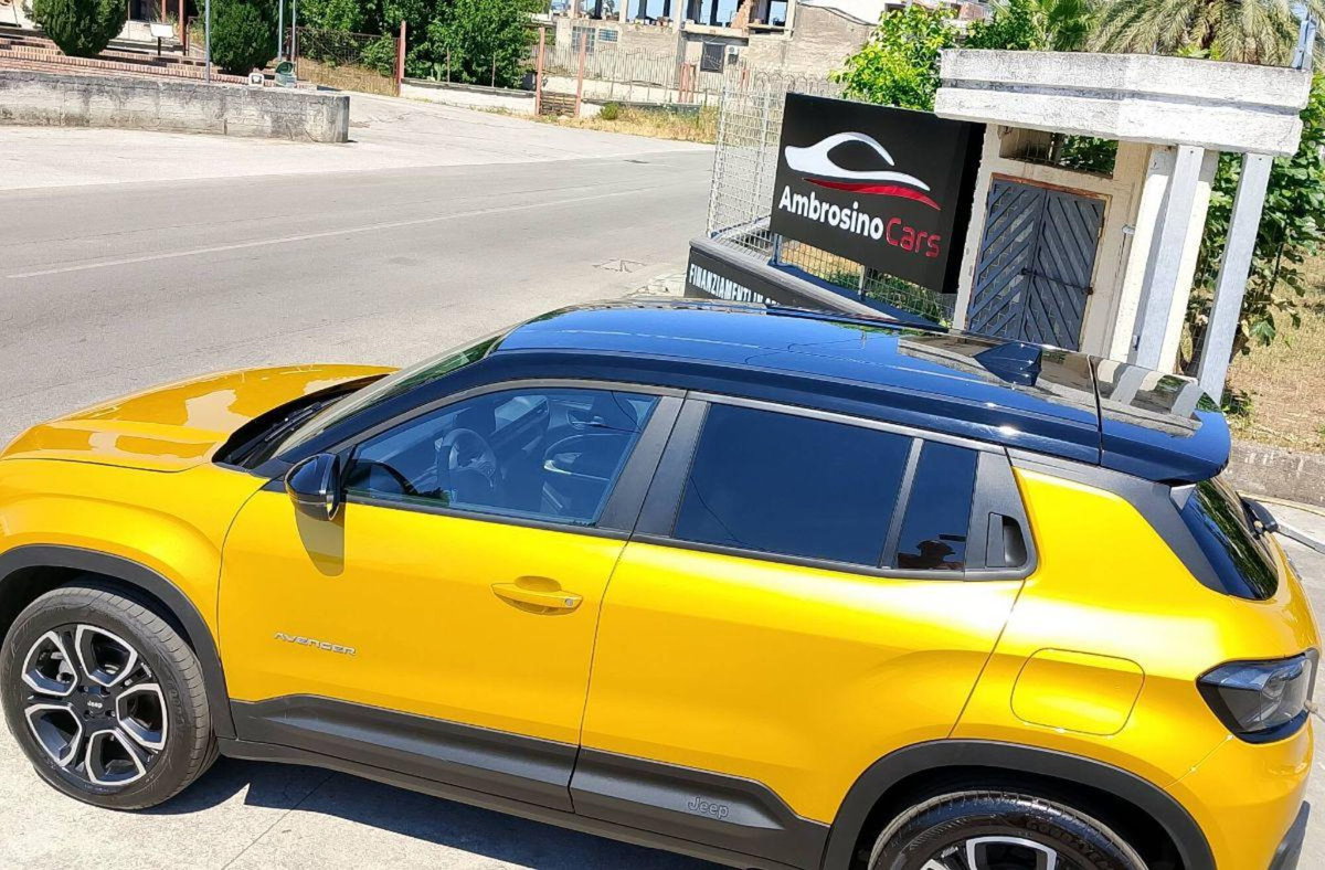 Jeep Avenger 1.2 turbo e-hybrid mhev Summit fwd 110cv edct6 (12)