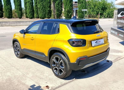 Jeep Avenger 1.2 turbo e-hybrid mhev Summit fwd 110cv edct6 (14)