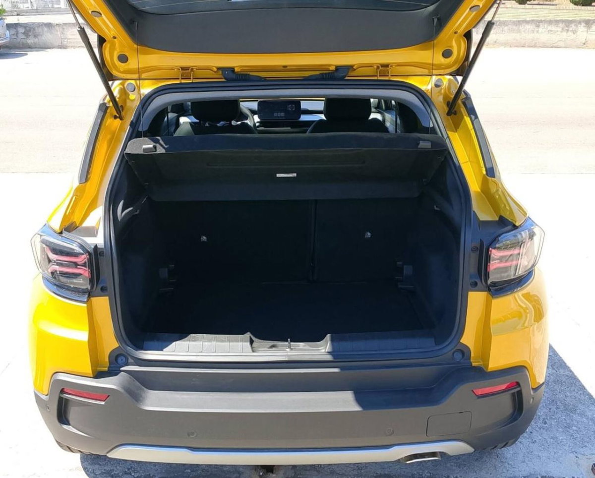 Jeep Avenger 1.2 turbo e-hybrid mhev Summit fwd 110cv edct6 (19)