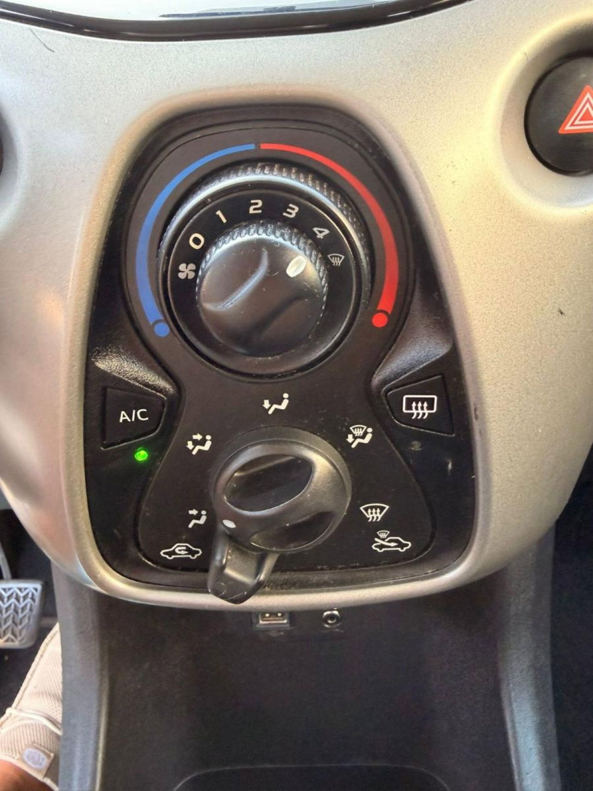 Peugeot 108 68 5 porte Allure (12)