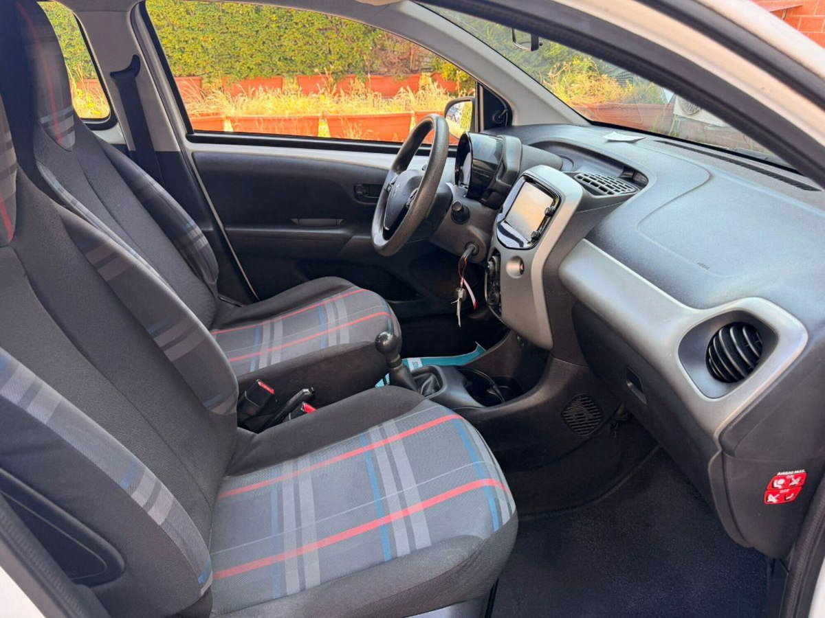 Peugeot 108 68 5 porte Allure (19)