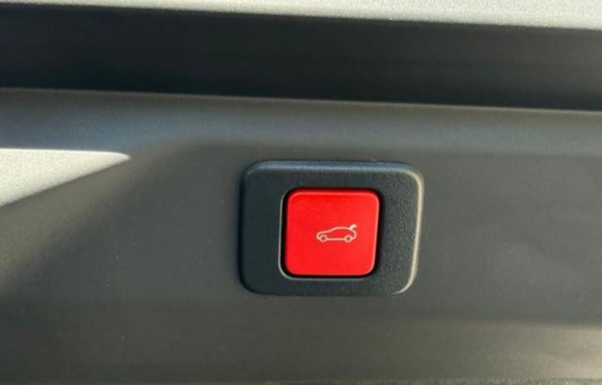 Peugeot 3008 1.2 hybrid GT 145cv e-dcs6 (6)