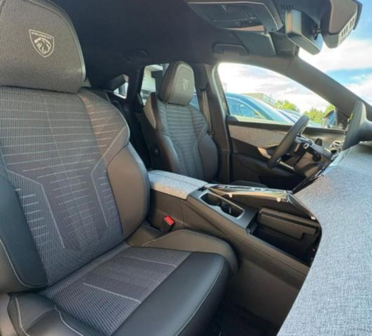 Peugeot 3008 1.2 hybrid GT 145cv e-dcs6 (8)
