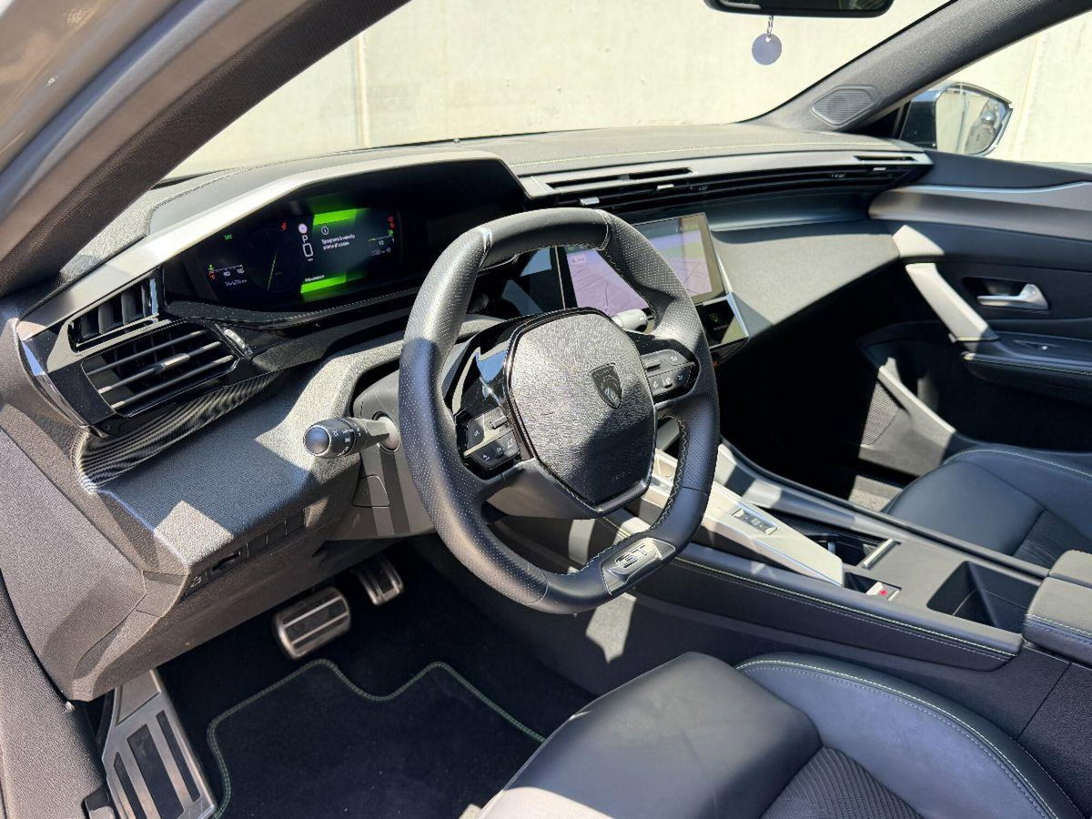 Peugeot 408 58,2 kWh GT (10)