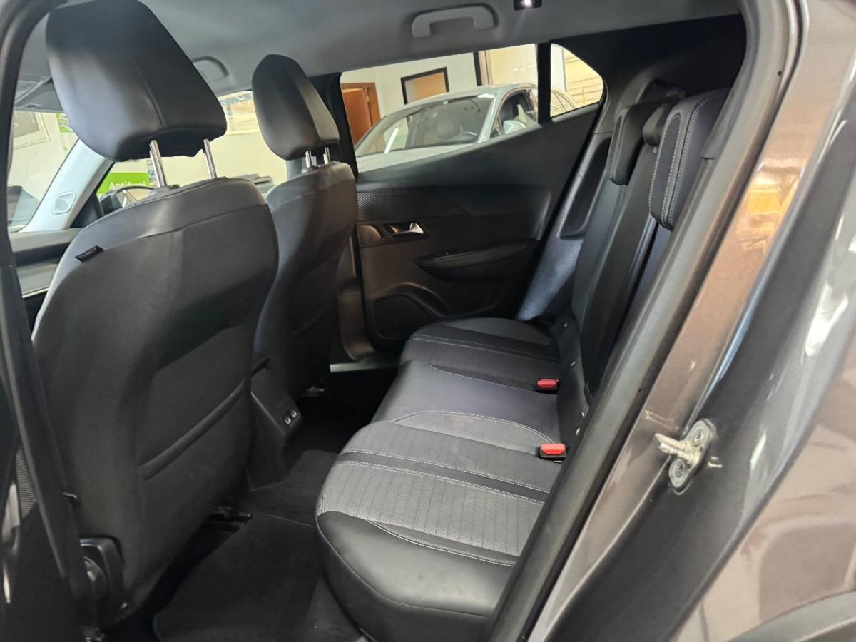 Peugeot 2008 BlueHDi 130 S&S EAT8 Allure Pack (19)