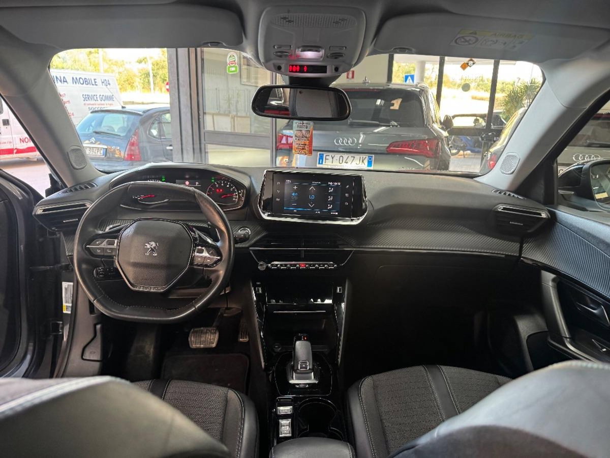 Peugeot 2008 BlueHDi 130 S&S EAT8 Allure Pack (9)