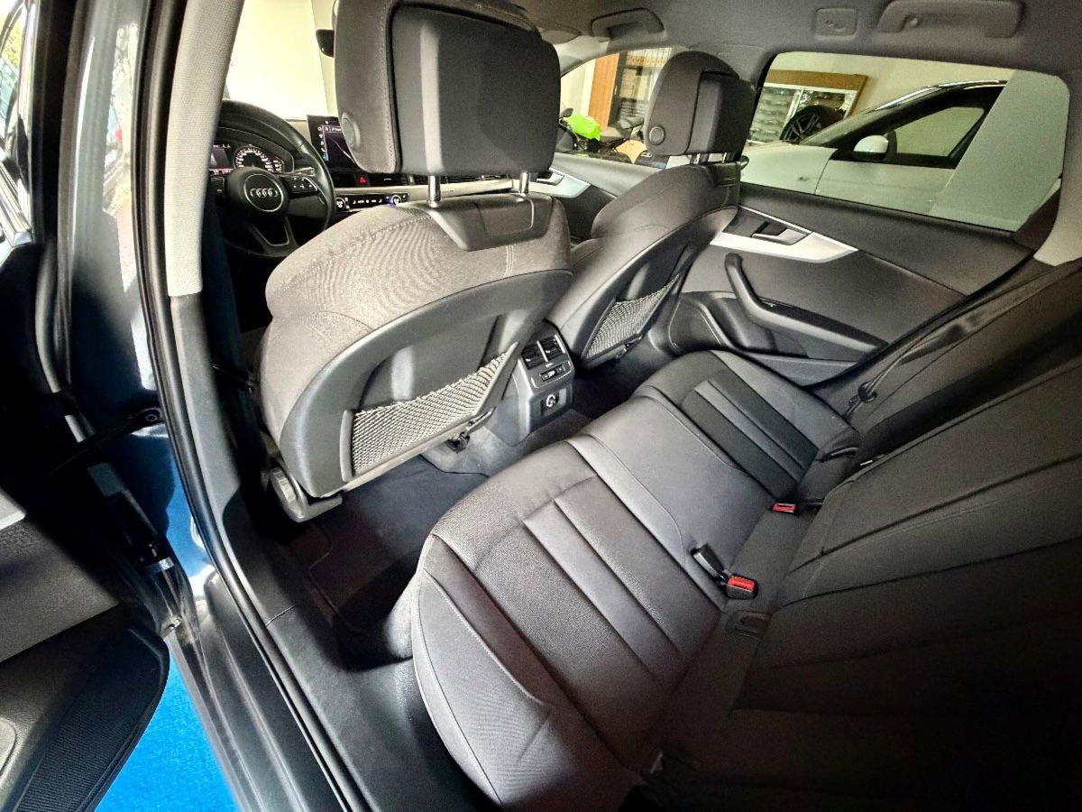 Audi A4 40 TDI quattro S tronic Business (12)