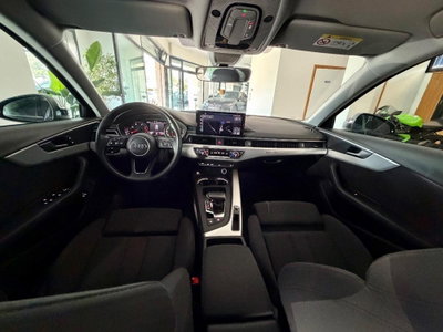 Audi A4 40 TDI quattro S tronic Business (13)