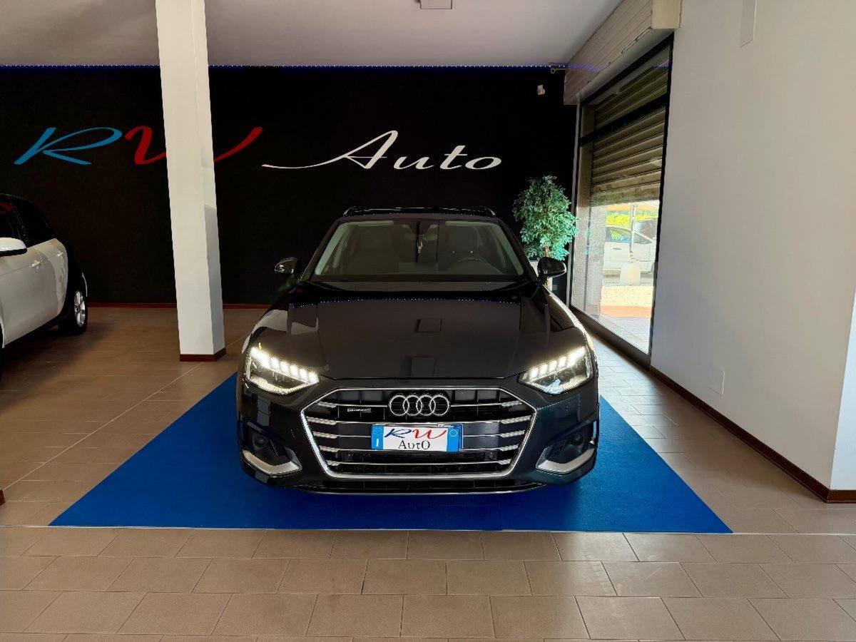 Audi A4 40 TDI quattro S tronic Business (2)