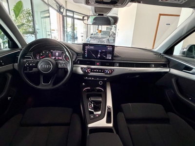 Audi A4 40 TDI quattro S tronic Business (9)