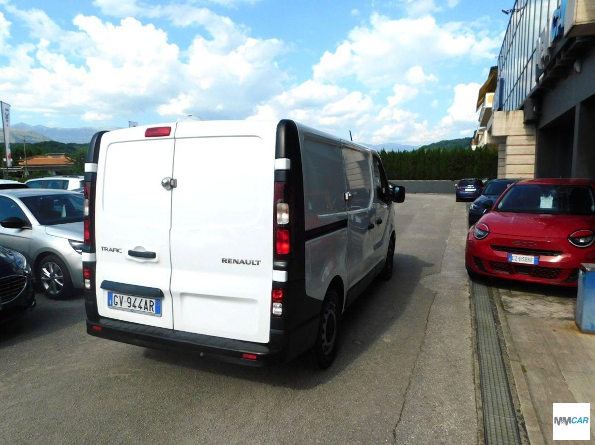 Renault Trafic Furgone T27 2.0 dCi 150CV PC-TN Furgone Energy Ice (3)