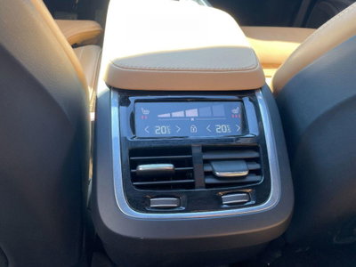 Volvo XC90 B5 (d) AWD automatico 7 posti Plus Bright (13)