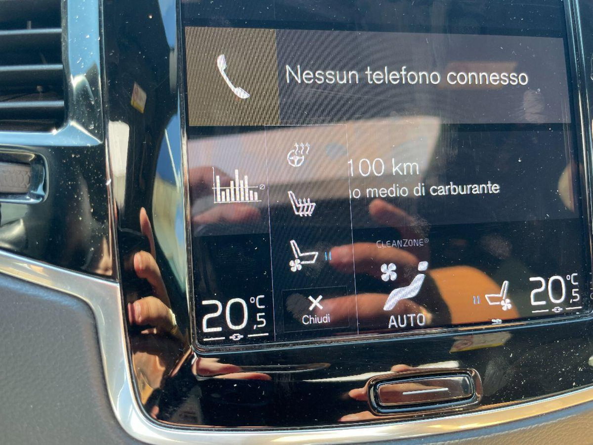 Volvo XC90 B5 (d) AWD automatico 7 posti Plus Bright (18)