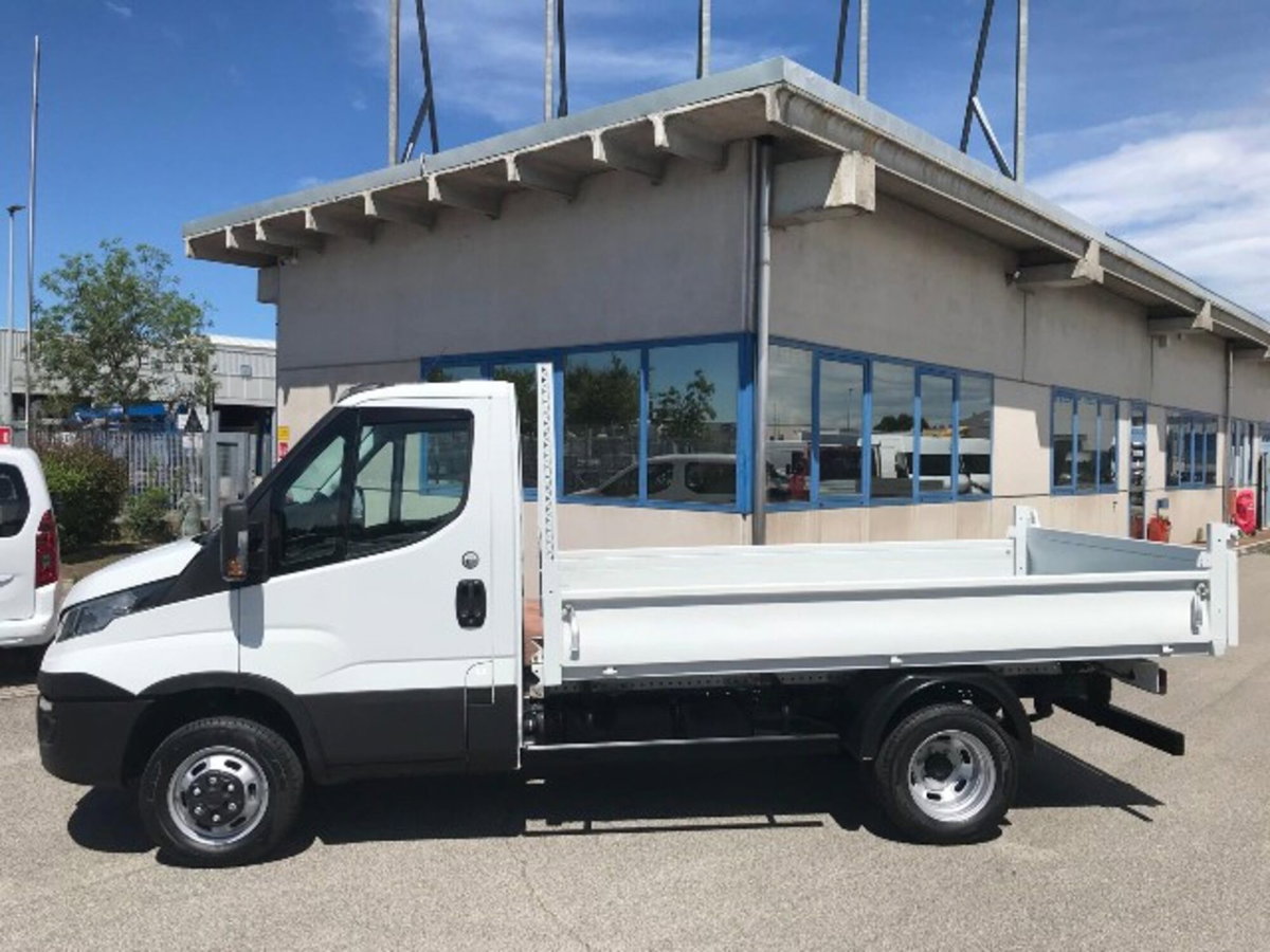 Iveco Daily Telaio 35C14 BTor 2.3 HPT PLM-RG Cabinato (3)