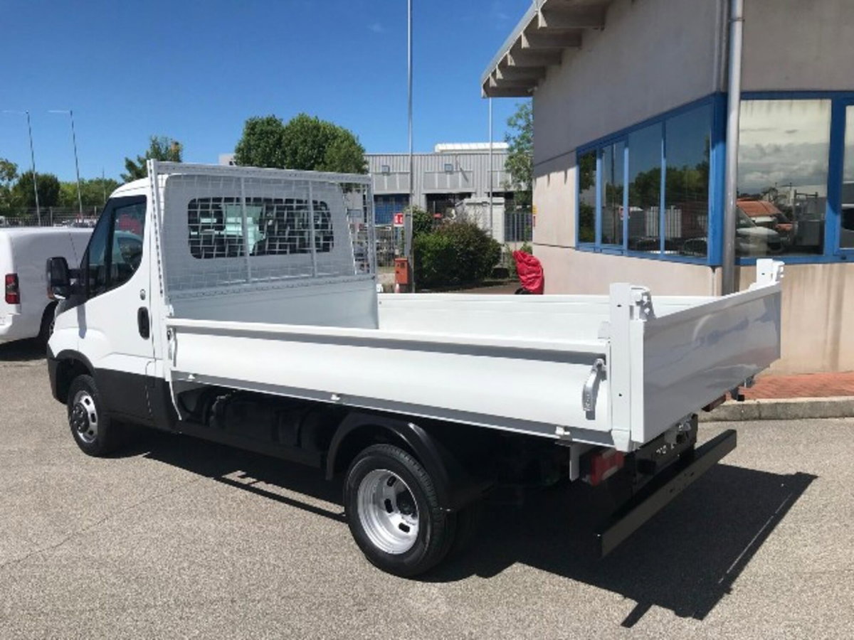 Iveco Daily Telaio 35C14 BTor 2.3 HPT PLM-RG Cabinato (4)