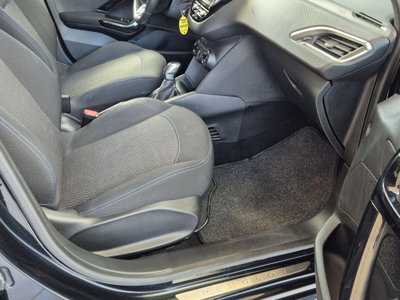 Peugeot 208 BlueHDi 100 Stop&Start 5 porte GT Line (10)