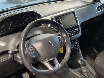 Peugeot 208 BlueHDi 100 Stop&Start 5 porte GT Line (2)