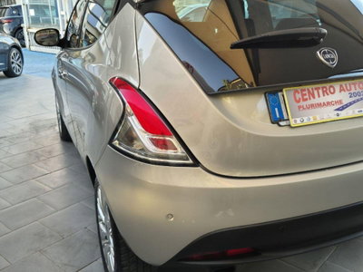 Lancia Ypsilon 0.9 TwinAir 85 CV 5 porte S&S DFN Platinum (19)
