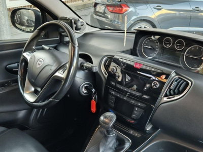 Lancia Ypsilon 0.9 TwinAir 85 CV 5 porte S&S DFN Platinum (7)