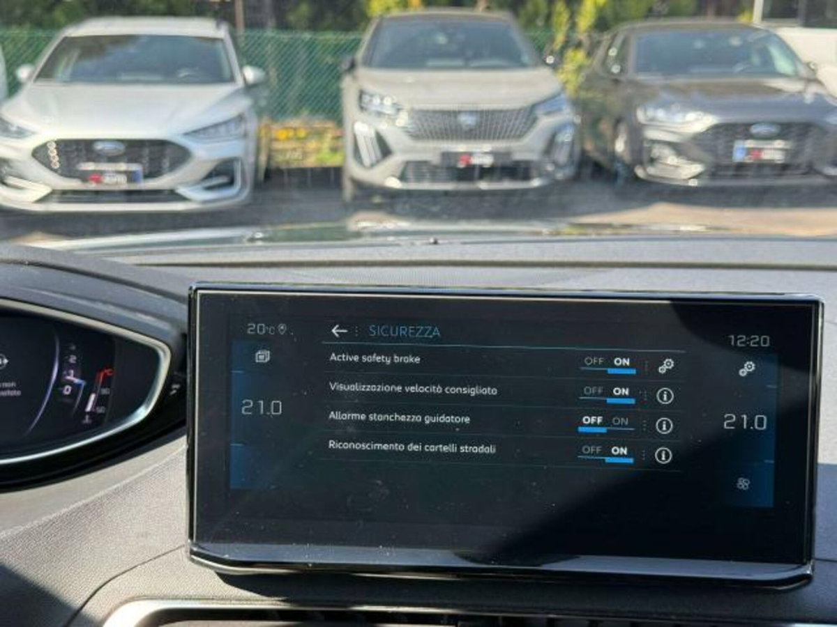 Peugeot 3008 PureTech Turbo 130 S&S GT (10)