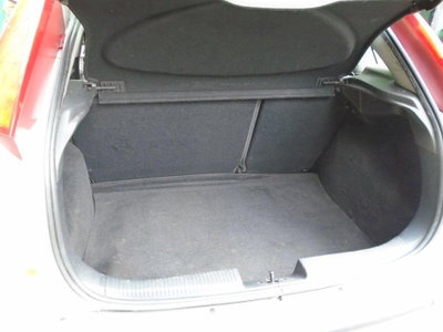 Ford Focus 1.6i 16V cat 5p. Ghia (18)