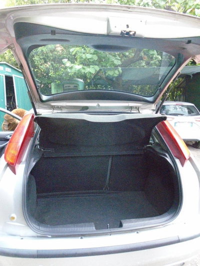 Ford Focus 1.6i 16V cat 5p. Ghia (19)