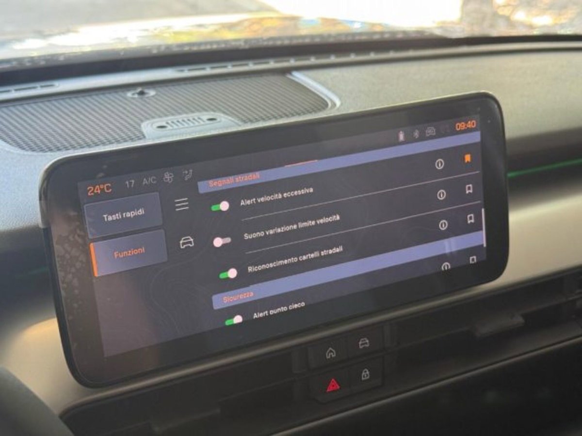 Jeep Avenger 1.2 turbo Summit fwd 100cv (15)