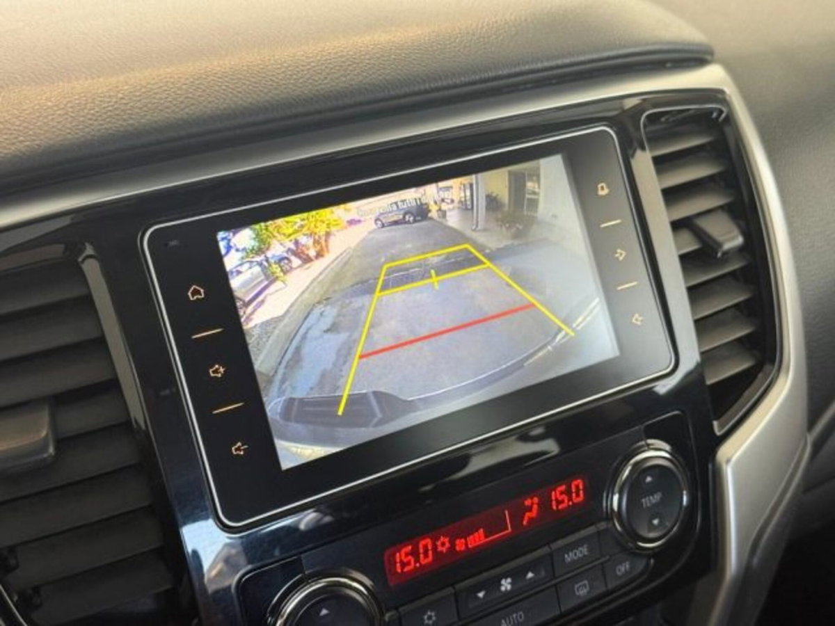 Mitsubishi L200 2.3 D Double Cab 4x4 Super Select P0. Diamond (10)